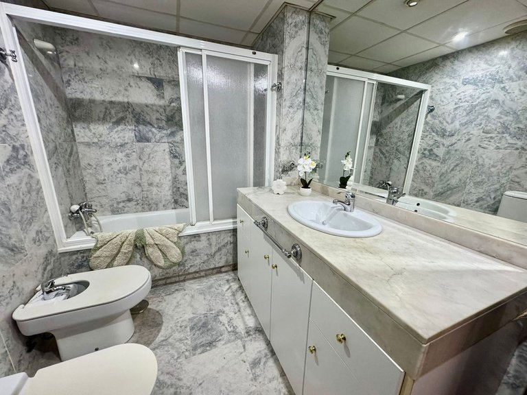 Apartment for Sale in Las Lagunas, Malaga 11