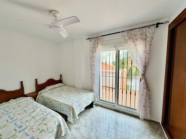 Apartment for Sale in Las Lagunas, Malaga 8