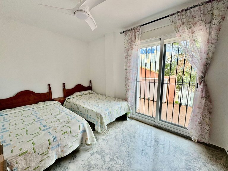 Apartment for Sale in Las Lagunas, Malaga 9
