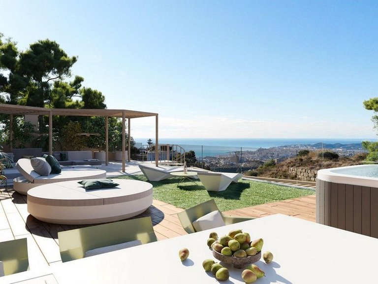 Villa for Sale in Benalmadena Pueblo, Malaga 5