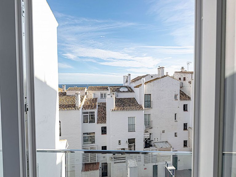 Apartment for Sale in Puerto Banús, Malaga 7
