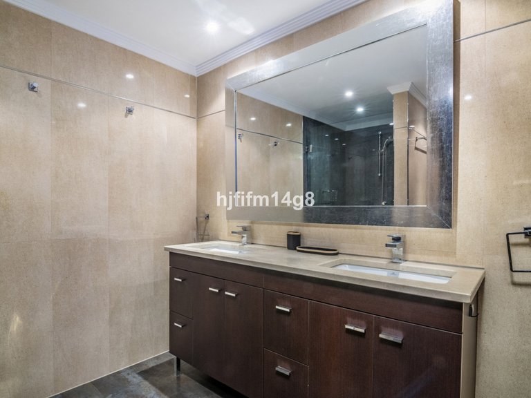 Apartment for Sale in Nueva Andalucía, Malaga 11