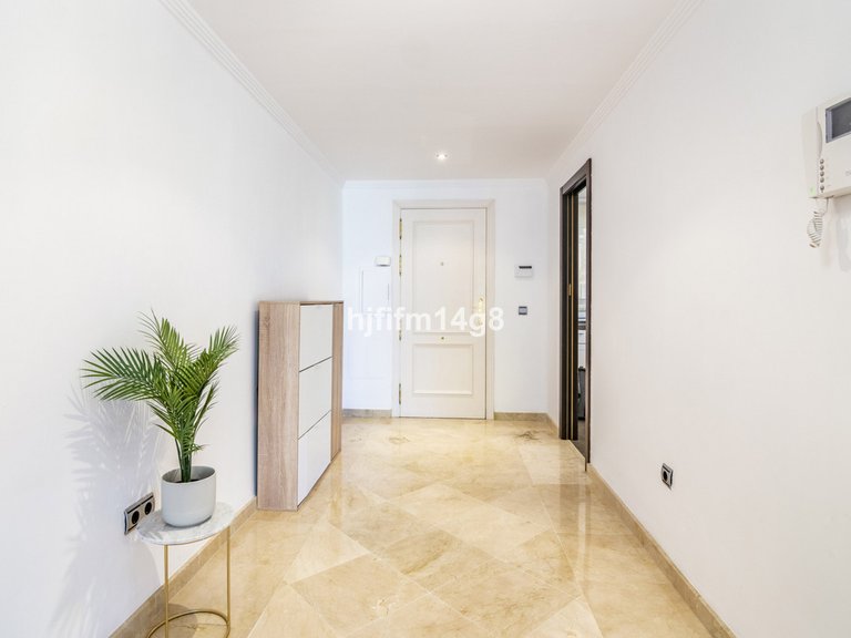 Apartment for Sale in Nueva Andalucía, Malaga 18