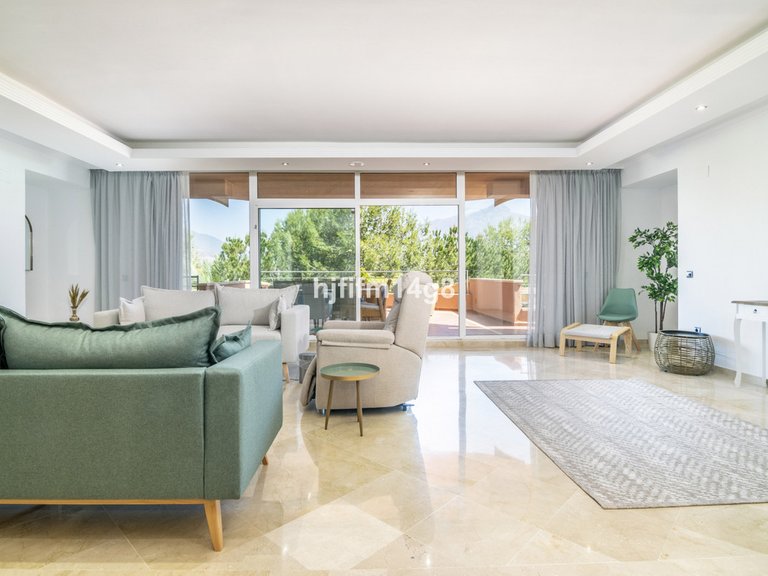 Apartment for Sale in Nueva Andalucía, Malaga 5