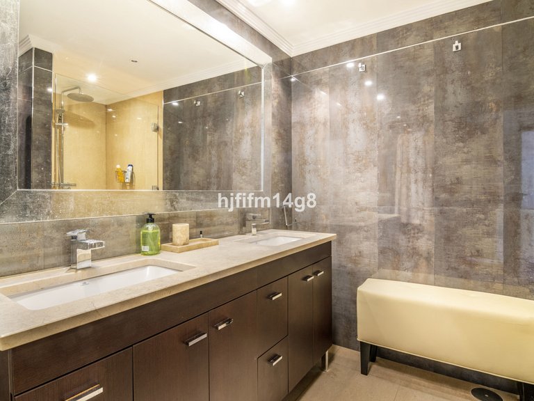 Apartment for Sale in Nueva Andalucía, Malaga 9