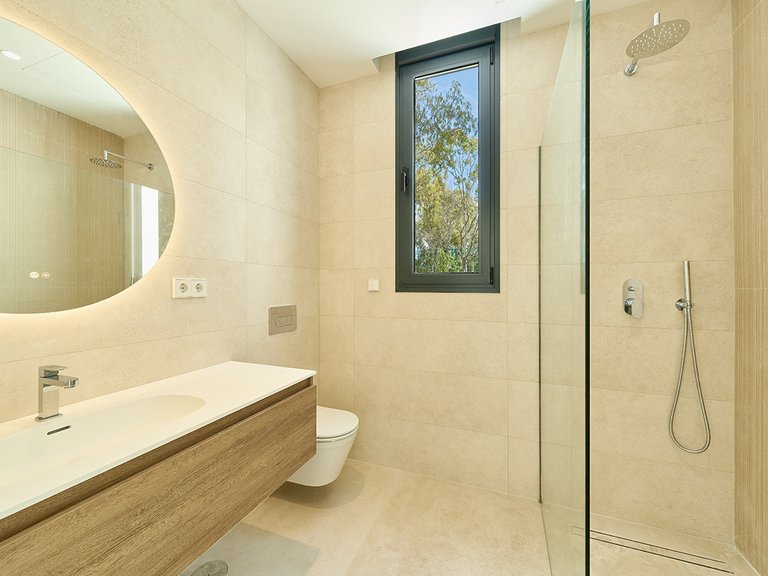 Villa for Sale in Estepona, Malaga 17