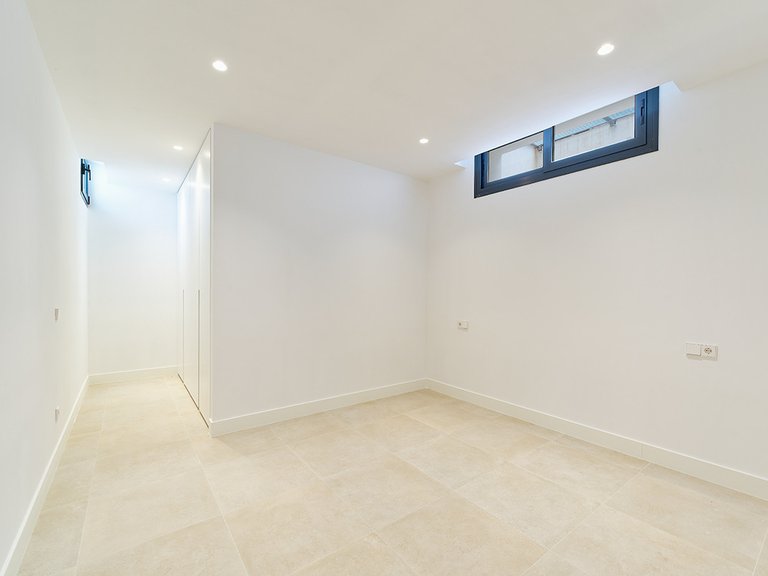 Villa for Sale in Estepona, Malaga 24
