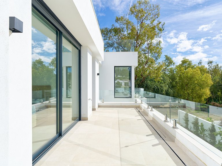 Villa for Sale in Estepona, Malaga 26