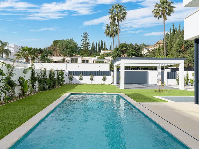 Villa for Sale in Estepona, Malaga 28