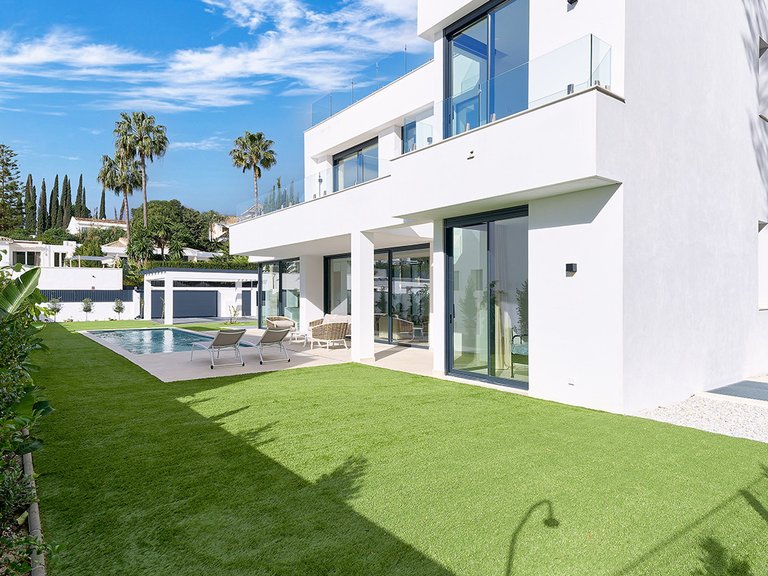 Villa for Sale in Estepona, Malaga 29