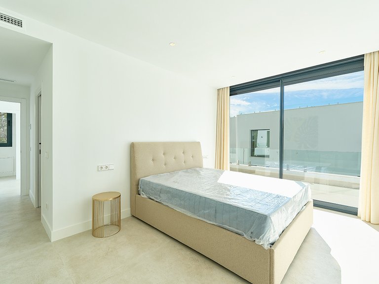 Villa for Sale in Estepona, Malaga 8
