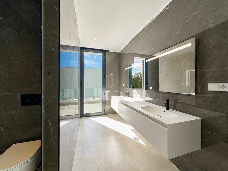 Villa for Sale in Estepona, Malaga 9