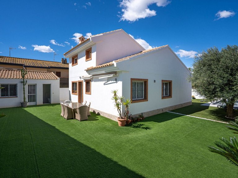 Villa for Sale in Torre De La Horadada, Alicante 3