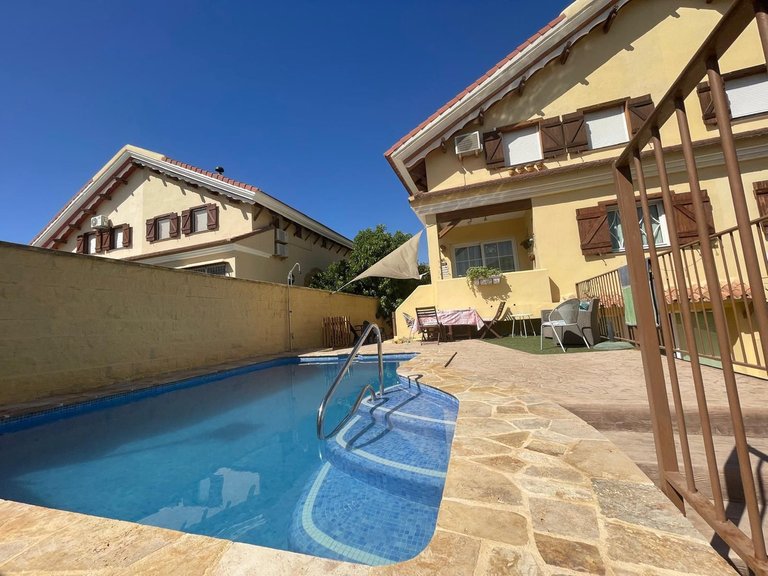Villa for Sale in Alhaurín De La Torre, Malaga 1