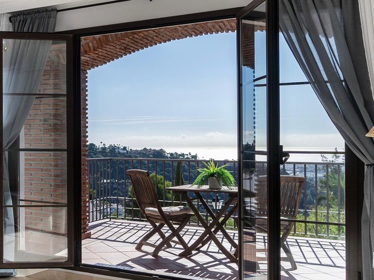 Apartment for Sale in Los Arqueros, Malaga 3