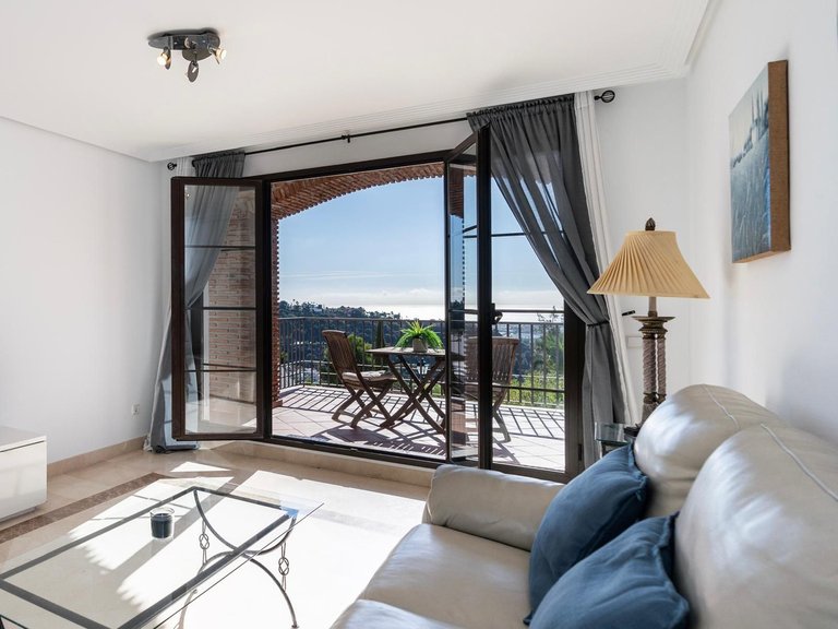 Apartment for Sale in Los Arqueros, Malaga 4
