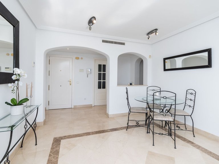 Apartment for Sale in Los Arqueros, Malaga 6