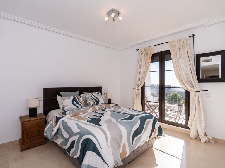 Apartment for Sale in Los Arqueros, Malaga 8