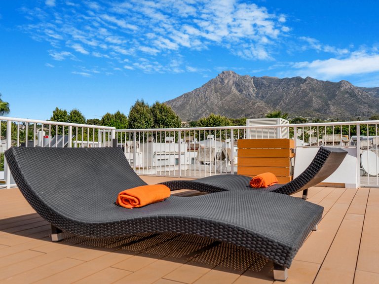 Villa for Sale in The Golden Mile, Malaga 10