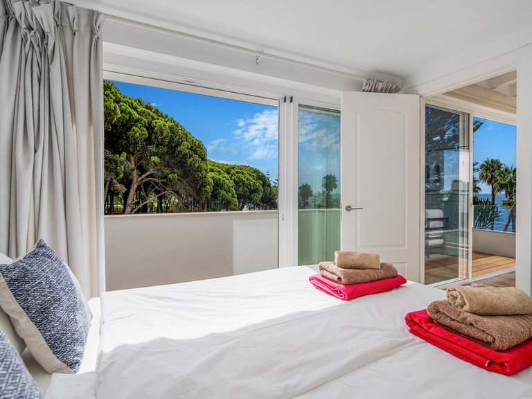 Villa for Sale in The Golden Mile, Malaga 18
