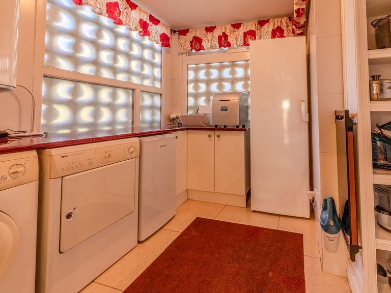 Apartment for Sale in Puerto Banús, Malaga 17