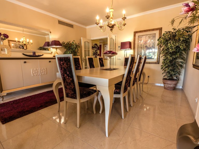 Apartment for Sale in Puerto Banús, Malaga 5