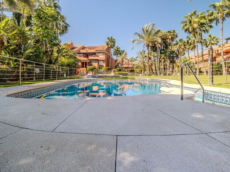 Apartment for Sale in Puerto Banús, Malaga 8