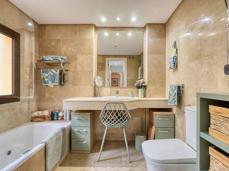 Apartment for Sale in La Duquesa, Malaga 32