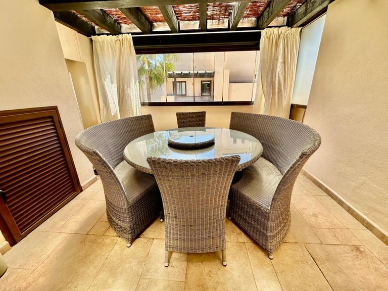 Apartment for Sale in Nueva Andalucía, Malaga 10