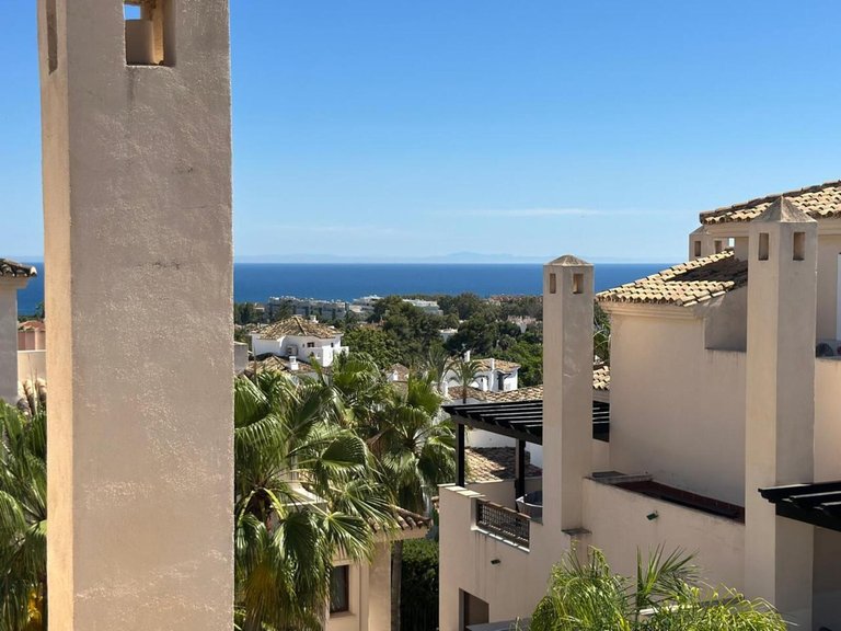Apartment for Sale in Nueva Andalucía, Malaga 21