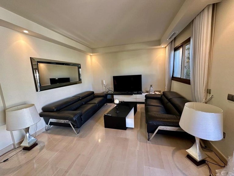 Apartment for Sale in Nueva Andalucía, Malaga 8