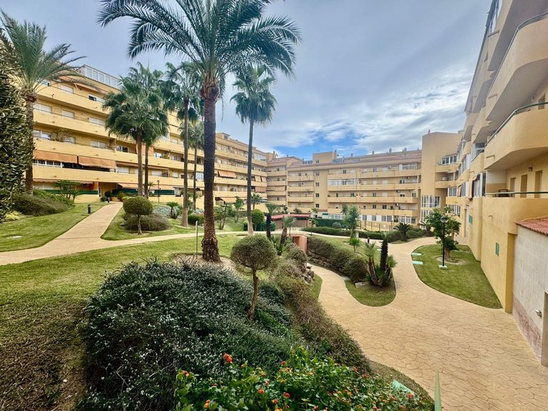 Apartment for Sale in Los Pacos, Malaga 1