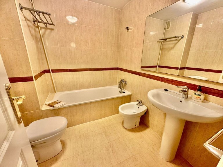 Apartment for Sale in Los Pacos, Malaga 9