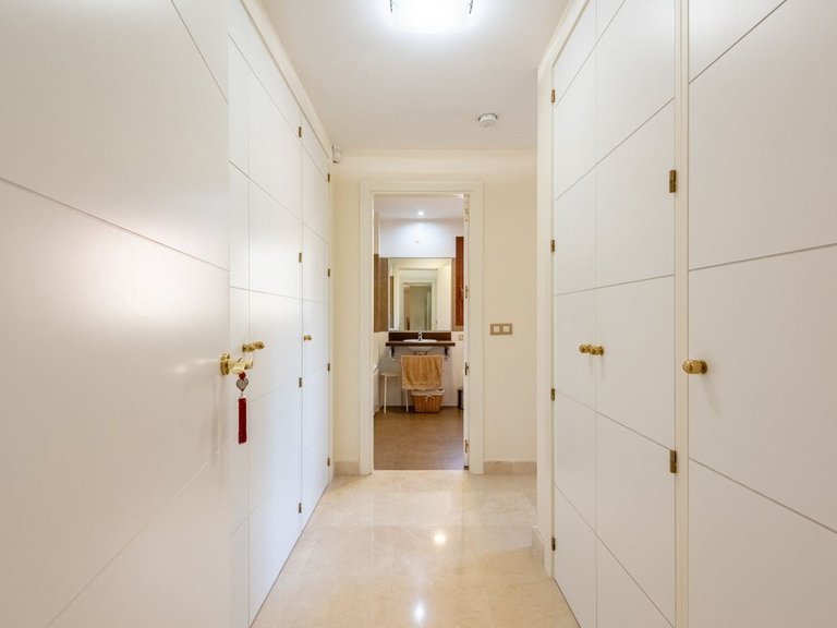 Apartment for Sale in Benahavís, Malaga 9
