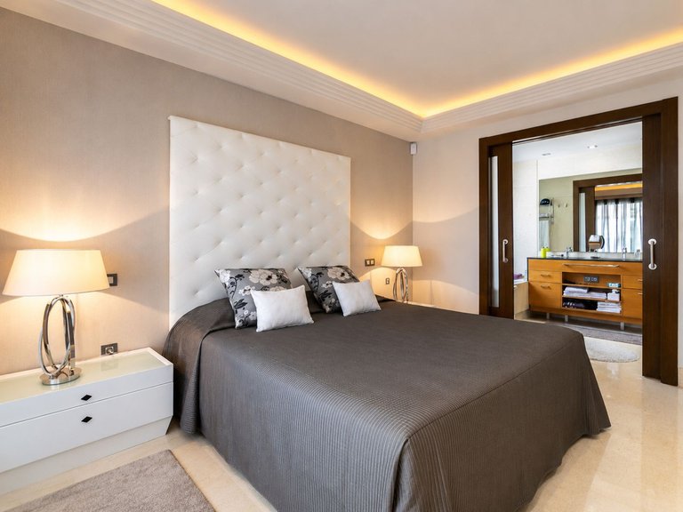 Apartment for Sale in Benahavís, Malaga 14