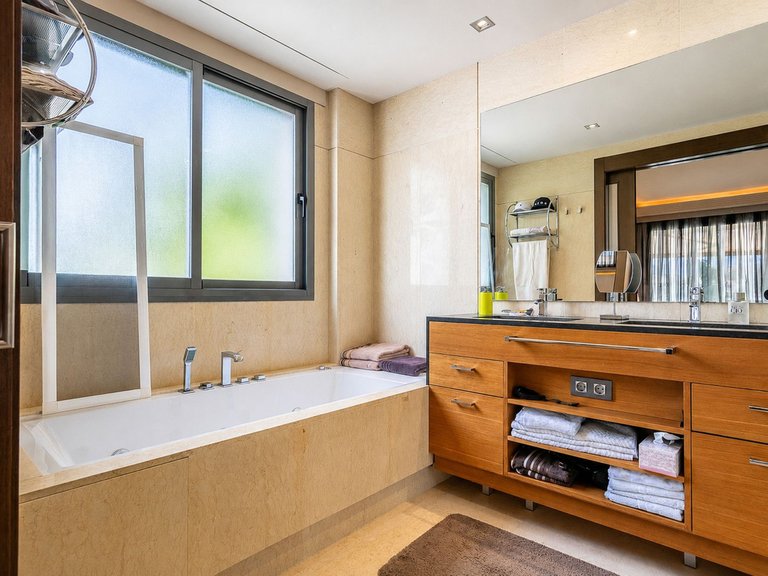 Apartment for Sale in Benahavís, Malaga 15