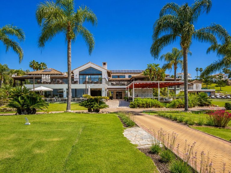 Apartment for Sale in Benahavís, Malaga 54