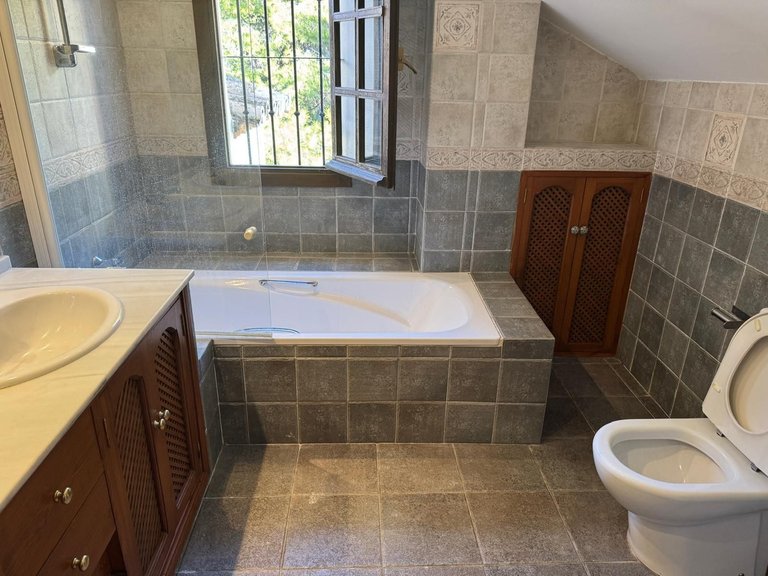 Villa for Sale in Marbella, Malaga 17