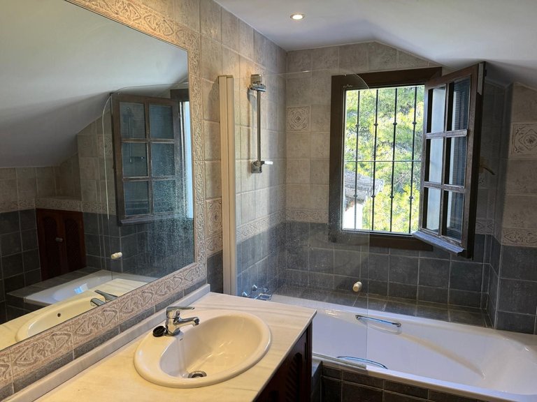 Villa for Sale in Marbella, Malaga 26