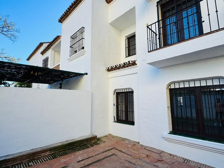 Villa for Sale in Marbella, Malaga 28
