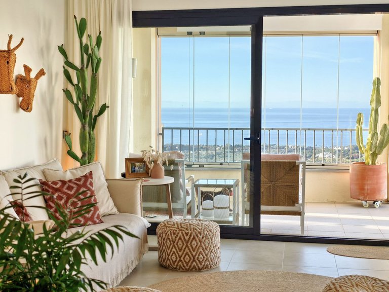 Apartment for Sale in Altos De Los Monteros, Malaga 1