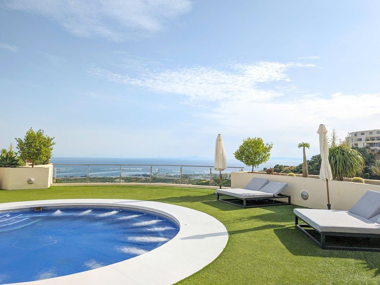 Apartment for Sale in Altos De Los Monteros, Malaga 46
