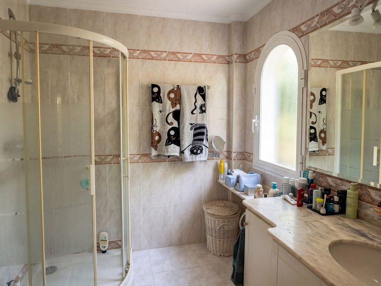 Villa for Sale in Costa del Sol Elviria, Malaga 10