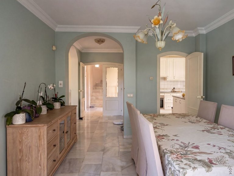 Villa for Sale in Costa del Sol Elviria, Malaga 11