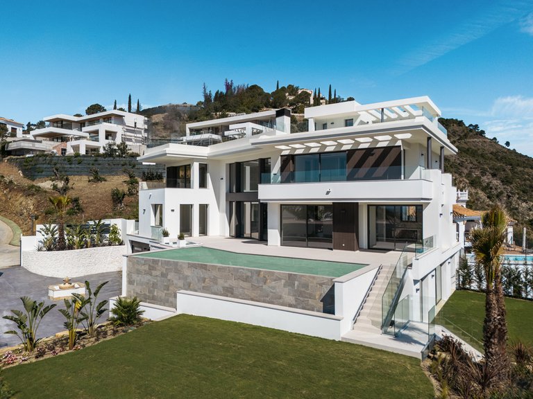 Villa for Sale in Costa del Sol Benahavís, Malaga 2