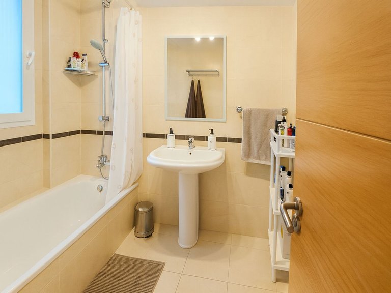 Apartment for Sale in La Duquesa, Malaga 17