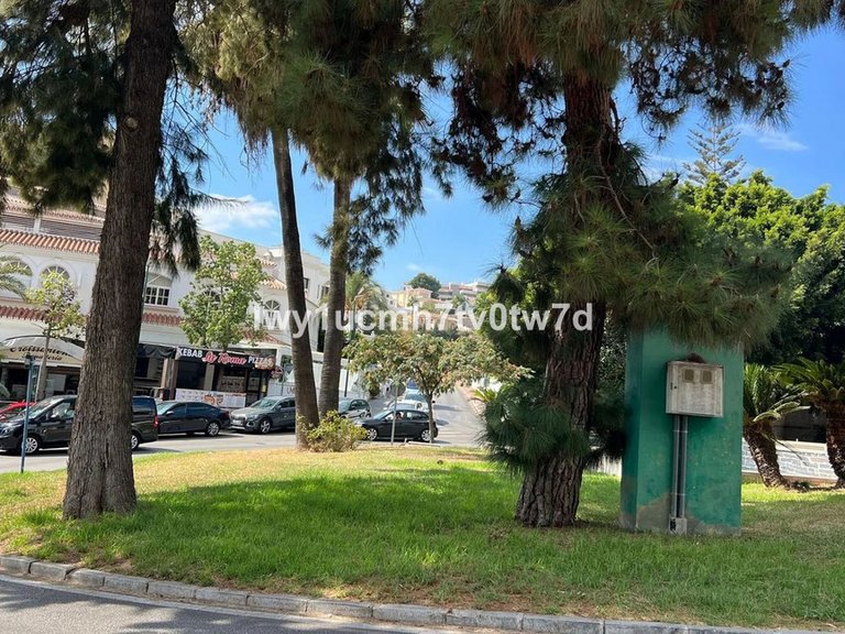 Apartment for Sale in Cerrado De Calderón, Malaga 2