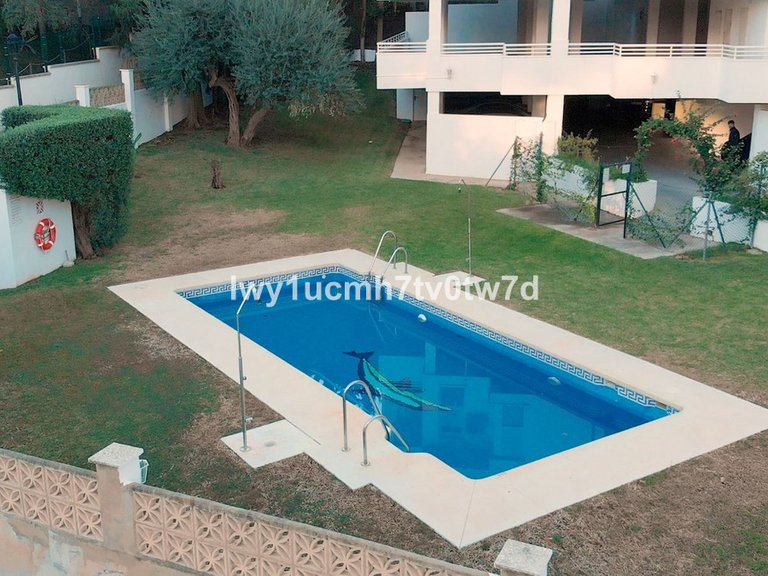 Apartment for Sale in Cerrado De Calderón, Malaga 4