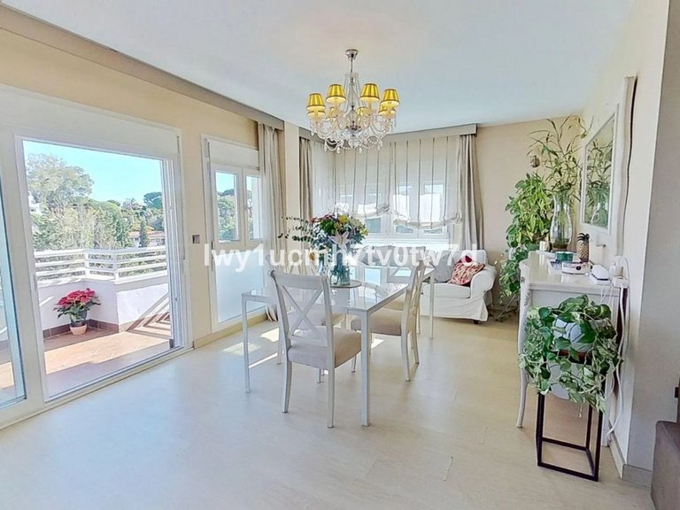 Apartment for Sale in Cerrado De Calderón, Malaga 5