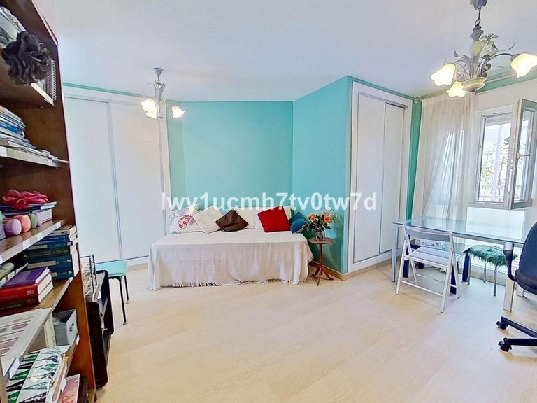 Apartment for Sale in Cerrado De Calderón, Malaga 9
